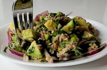 Delicious Salad with Tuna, Avocado and Cucumber | Easy and Healthy Salad Recipe!