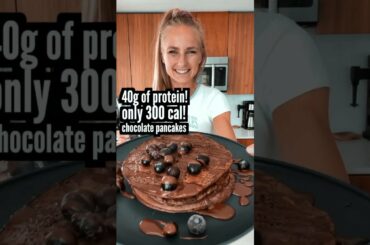 Low Cal / High Protein Chocolate Pancakes (5 min!)