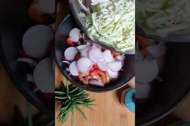#shorts Coleslaw in less than 1 min| Quick, Healthy & Tasty salad recipe| #coleslaw #coleslawrecipe