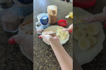 Healthy peanut butter and banana sandwich alternative