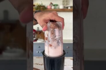 NO SUGAR HEALTHY CHOCOLATE SMOOTHIE | HEALTHY BREAKFAST RECIPE #shorts