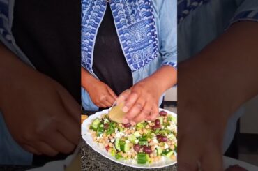 Crunchy, Flavourful & Healthy Chickpea Salad #throwbackmeals on #shorts #healthysalads #chickpeas