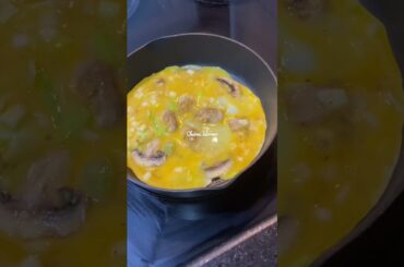 Easy quick dinner #shorts #omlet #dinner #yummy #healthy