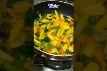 Mixed vegetables Rava kichadi| Healthy breakfast/dinner recipe#shorts #cooking #kichadi #rava #upma