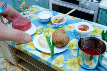 Healthy beef sandwich with vegetable in the morning | Miniature fast food recipe