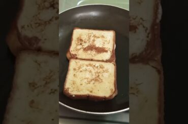 #YUMMY FRENCH TOAST #MORNING BREAKFAST RECIPE #shorts  #SHORTS VIDEO #yt short