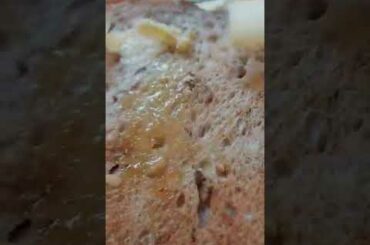 WALNUT BREAD WITH BUTTER & SOFT CREAM CHEESE #shortsvideo#walnutbread#yummy#viral#short#healthy