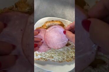 5 Min Healthy Lunch | Croissant Sandwich #shorts