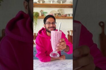 EASY BANANA BERRY SMOOTHIE | HOW TO MAKE HEALTHY BREAKFAST SMOOTHIE AT HOME #shorts