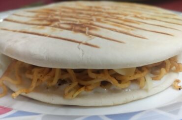 Noodles sandwich recipe | Lunch box recipe | loving food