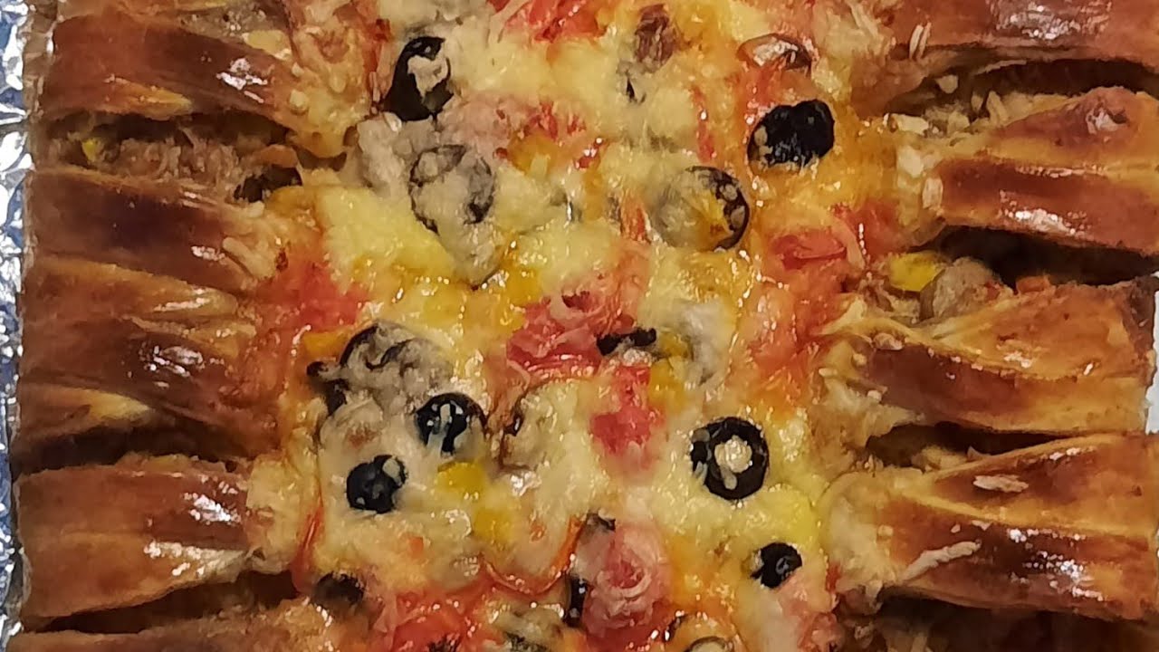 Bread Roll Chicken Pizza | The Best Homemade pizza | Quick And Easy Recipe Bread Roll Chicken Pizza | The Best Homemade pizza | Quick And Easy Recipe