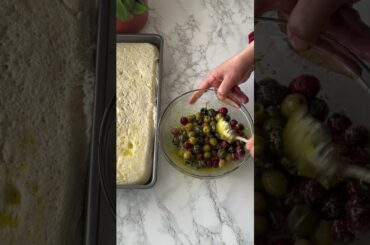 Cranberry & Olive Focaccia| #food #shorts #yummy #healthy #bread #breadrecipe #foodie #cranberries