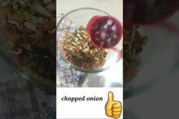 1 minit healthy sprouts salad recipe l sprouts salad l protein salad l #salad #sproutssalad #shorts