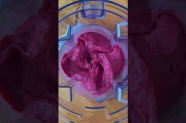 Tart Cherry Berry thick smoothie recipe #healthyrecipes #smoothiebowl #nicecream