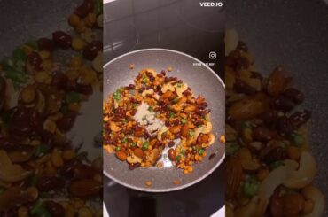 Healthy Snack Recipe : Chivda (Poha Chiwda Namkeen)