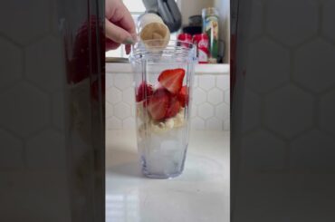 Healthy Breakfast Smoothie #healthy #breakfast #recipe #youtubeshorts #saludable