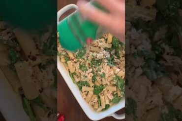 Chicken Alfredo Pasta Bake (Healthy Dinner Recipe) #shorts #mealprep #healthyrecipes #easyrecipe