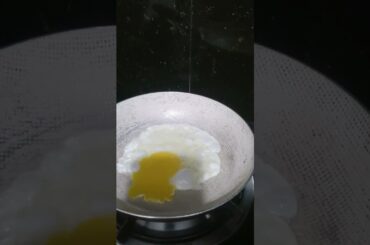 Making a Breakfast Egg Sandwich Hack | One Pan Egg Toast | Healthy Egg sandwich #shorts