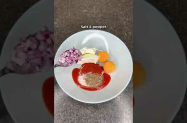 High Protein Spicy Creamy Eggs! Only 220 calories per toast with 23g protein! #shorts