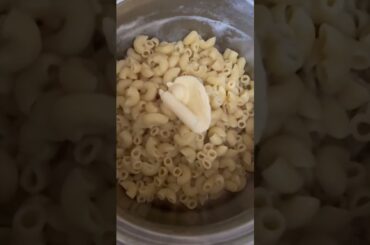 Veggie mac & cheese #shorts #healthyrecipes #healthydinner #healthyeating #wellness #lifestyle