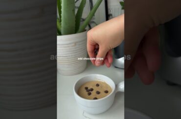 trying the VIRAL cookie baked oats #tastetest #healthyrecipes #shorts