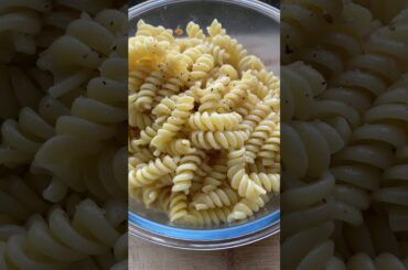 Easy & healthy lunch ideas for work to lose weight - Sweet Thai Tuna Pasta