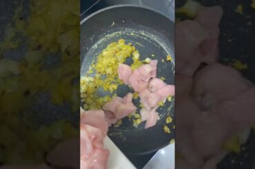 HEALTHY JANUARY Thai Green Chicken Curry Recipe (448 Cals) Low Calorie Meals #easyrecipe #loseweight