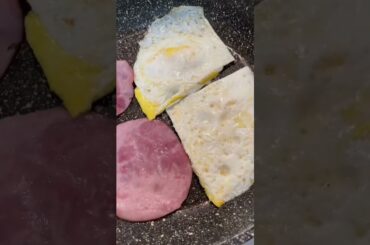HEALTHY EASY BREAKFAST sandwich #shorts #breakfast #youtubeshorts #easyrecipe #onepanrecipe