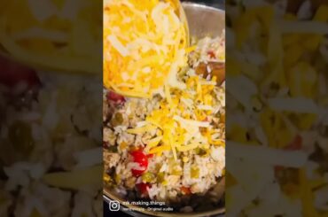 Healthy dinner kind of night. One pan southwest turkey casserole. Creamy meaty goodness!!