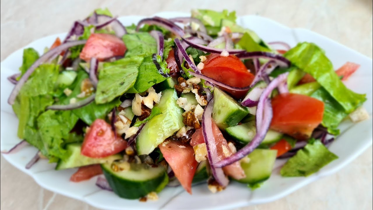 Easy Healthy Salad Recipe /Recita de salada leve Easy Healthy Salad Recipe /Recita de salada leve