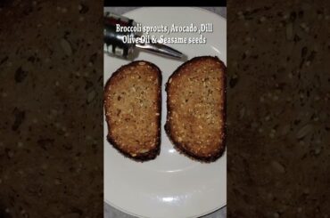 Healthy Breakfast Idea: Seductive Bread Avocado & Egg Sandwich with Broccoli Sprouts #shorts