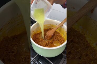 AFRICAN JOLLOF RICE WITH A WICKED TWIST #shortsafrica #100daysytshorts #shorts