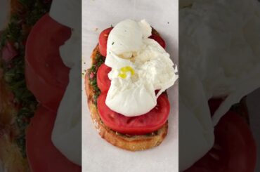 Healthy Lunch or Brunch in 10 minutes| Tomato Burrata Cheese Toast Recipe #shorts