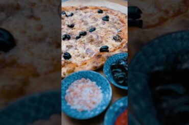 "Healthy and Delicious:  Mouthwatering Low-Carb Cauliflower Crust Pizza with Vegan Cheese"