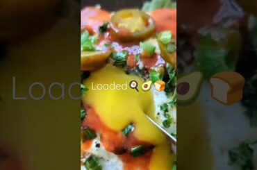 loaded egg avocado toast with Sriracha #avocadotoast #healthy #brunch #thebest