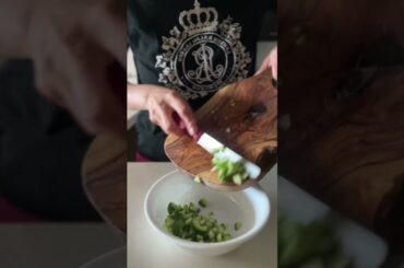 Greek Tzatziki Sauce Recipes. Healthy Snack in 5 minute! #cooking #snack #easyrecipe