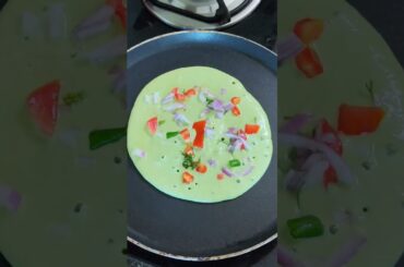 Palak Uttapam |Healthy Breakfast Recipe #shorts #shortsfeed #youtubeshorts | Kiran's Zaika