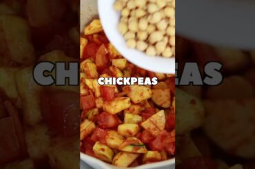 One Of The Best Low Calorie Vegetarian Meals - Mediterranean Style Zucchini & Chickpeas #shorts