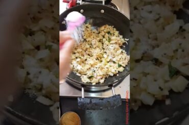 Healthy Poha Recipe #shorts #youtubeshorts #short #poharecipes #maakirasoime