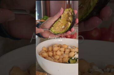 Chickpea Avocado Salad|Mediterranean Style| #healthy #ytshorts #foodshorts #salad #shorts #viral