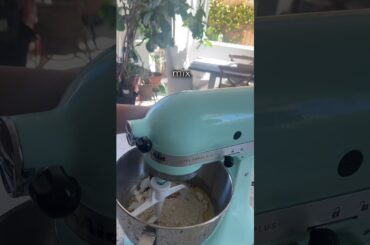 Healthy Chocolate Chip Banana Oatmeal Muffins #shorts #recipe #bakedoats