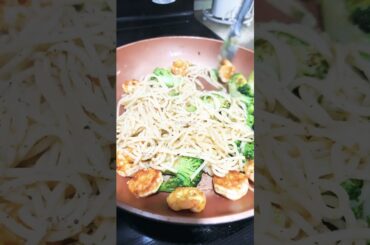 Garlic Shrimp and Broccoli Spaghetti: The Ultimate Healthy & Delicious Meal in Minutes. #easyrecipe