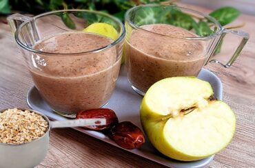 5 minute healthy weight loss breakfast with oats and apple. I make this recipe every morning!