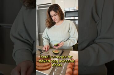 How to make baked eggs in avocado at home for breakfast #shorts