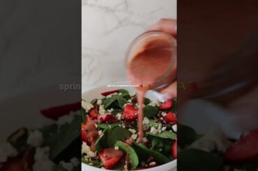 spring strawberry spinach salad recipe! #springrecipes #salad #saladrecipe #healthylunch