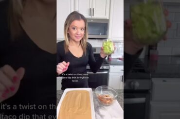 Taco Dip made Healthy #easyrecipe #healthyrecipes #tacodip #healthysnacks #yum #lowcarb #recipe #fyp