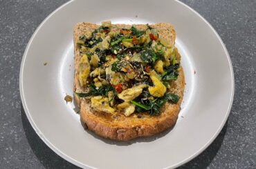 Egg Spinach Open Toast Recipe | Quick healthy breakfast recipe