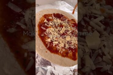 LOW CALORIE PIZZA IN 10 MINUTES | calorie deficit | easy recipes | fat loss