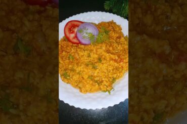 Daliya Khichdi Tasty Bhi Healthy Bhi#khichdi#daliya#healthyrecipes#weightlosstips#brokenwheat#shorts