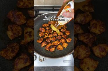 High Protein BBQ Chicken Mac & Cheese Meal Prep! ONLY 500 CALORIES! #pasta #recipe #fatloss #foodie